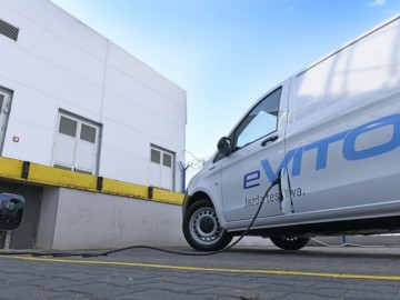Elektryczne Vito w służbie na lotnisku